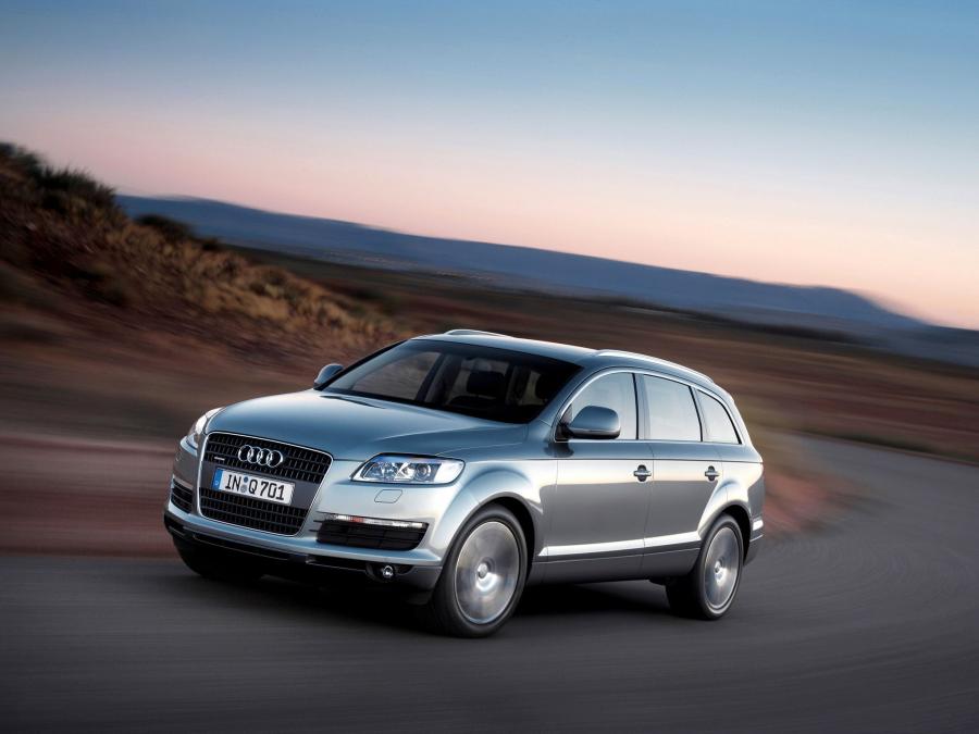  Audi Q7 4.2 Quattro (4L) 2005 года  (фото 16 из 30)